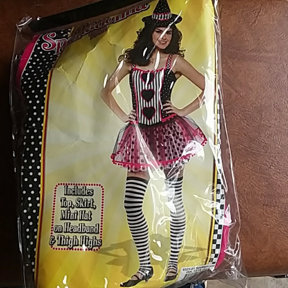 Size small Spelladonna witch costume